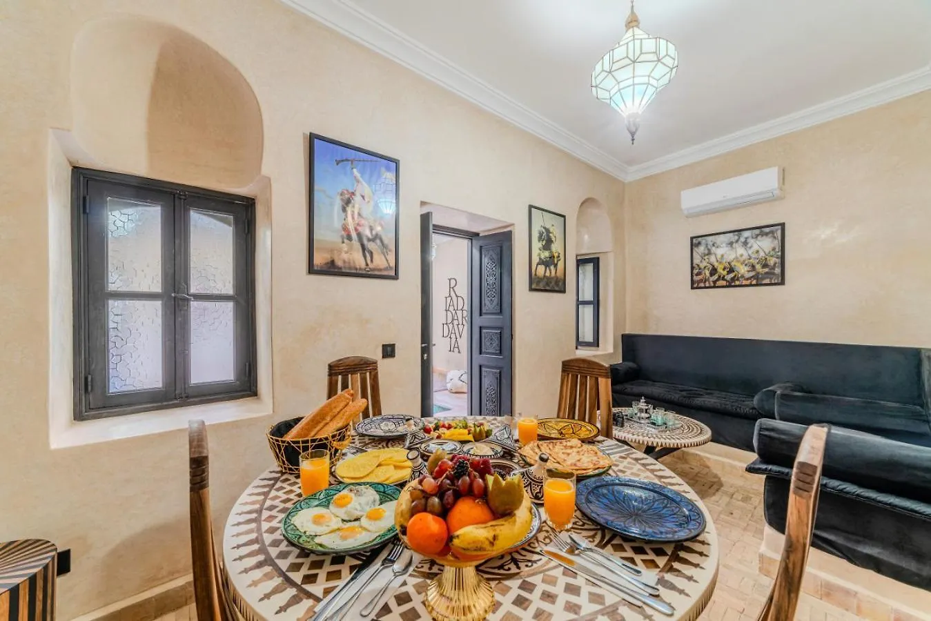 Riad Dar Davia - Jacuzzi Rooftop - Breakfast Marakeş