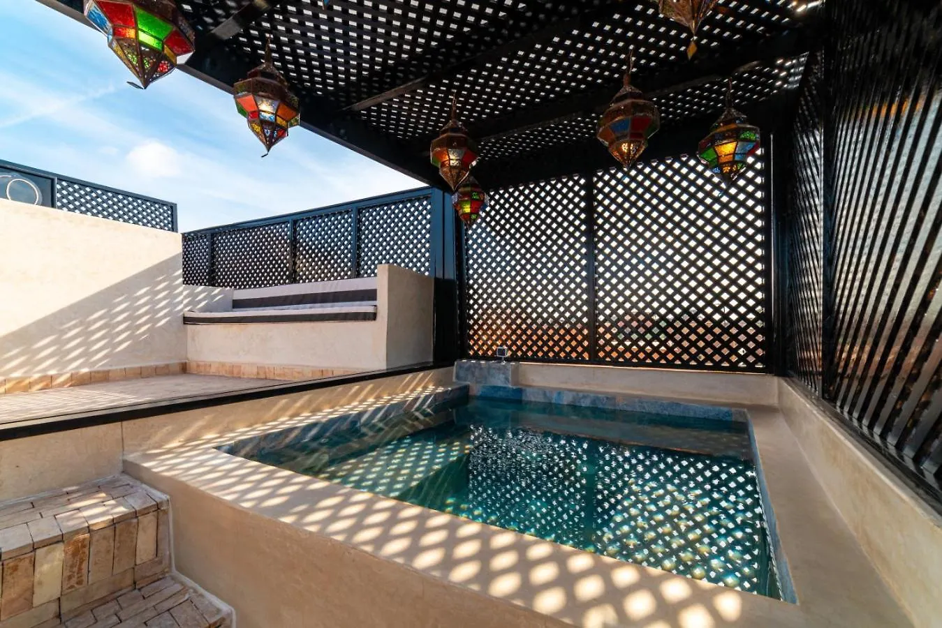 Riad Dar Davia - Jacuzzi Rooftop - Breakfast Marakeş