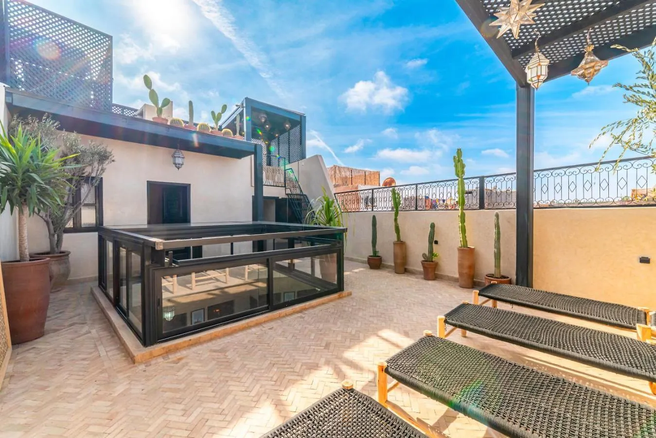 Riad Dar Davia - Jacuzzi Rooftop - Breakfast Marakeş