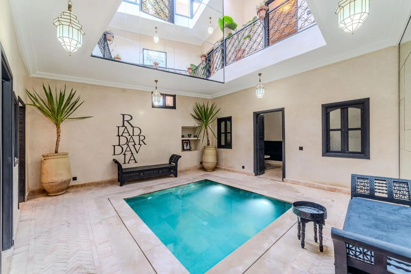 Riad Dar Davia - Jacuzzi Rooftop - Breakfast location